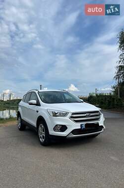 Внедорожник / Кроссовер Ford Kuga 2018 в 