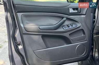 Внедорожник / Кроссовер Ford Kuga 2011 в 