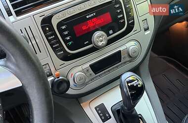 Внедорожник / Кроссовер Ford Kuga 2011 в 