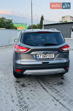 Внедорожник / Кроссовер Ford Kuga 2013 в 