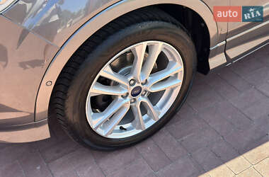 Внедорожник / Кроссовер Ford Kuga 2014 в 