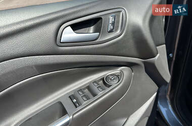 Внедорожник / Кроссовер Ford Kuga 2014 в 