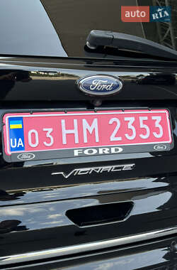 Внедорожник / Кроссовер Ford Kuga 2017 в 