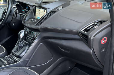 Внедорожник / Кроссовер Ford Kuga 2017 в 