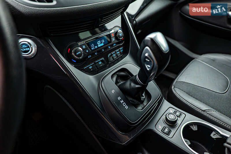 Внедорожник / Кроссовер Ford Kuga 2013 в Киеве