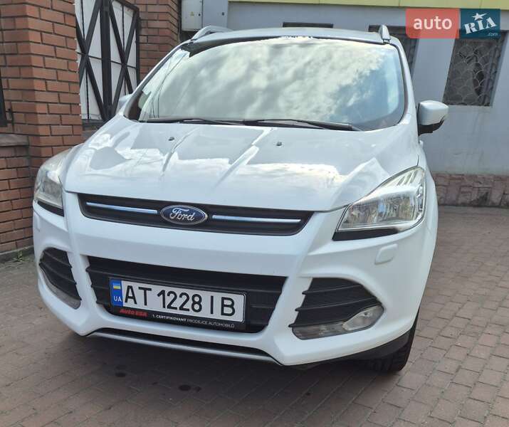 Внедорожник / Кроссовер Ford Kuga 2015 в Ивано-Франковске
