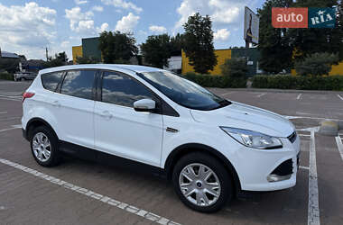 Внедорожник / Кроссовер Ford Kuga 2016 в 