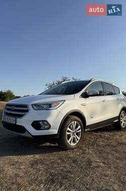 Позашляховик / Кросовер Ford Kuga 2017 в Дніпрі