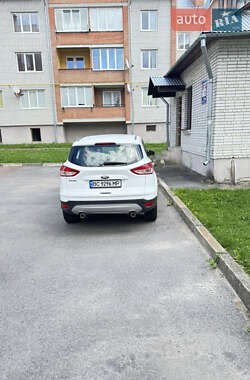 Внедорожник / Кроссовер Ford Kuga 2014 в 