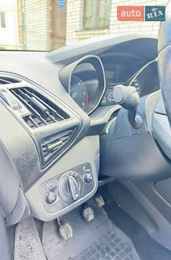 Внедорожник / Кроссовер Ford Kuga 2014 в 