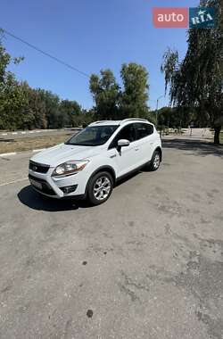 Внедорожник / Кроссовер Ford Kuga 2011 в 