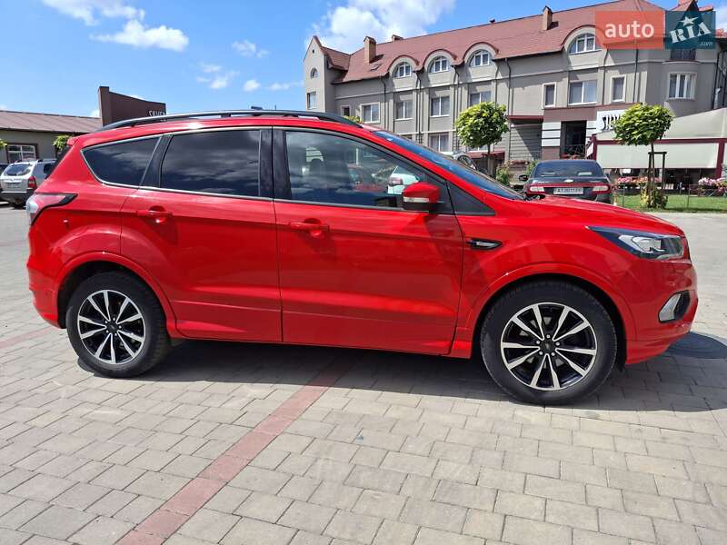 Позашляховик / Кросовер Ford Kuga 2018 в Івано-Франківську