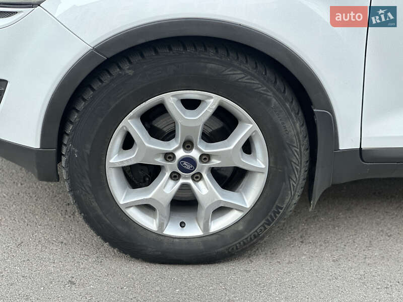 Внедорожник / Кроссовер Ford Kuga 2010 в Ровно