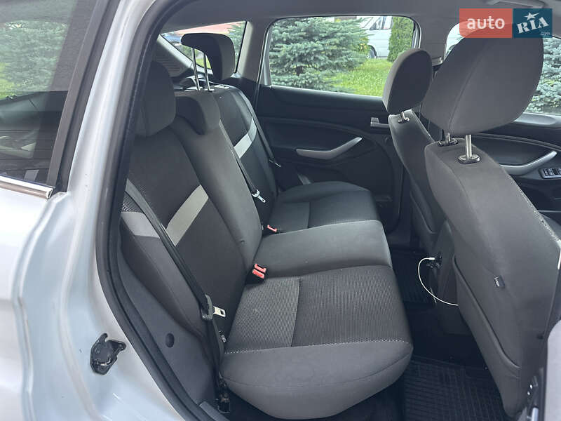 Внедорожник / Кроссовер Ford Kuga 2010 в Ровно