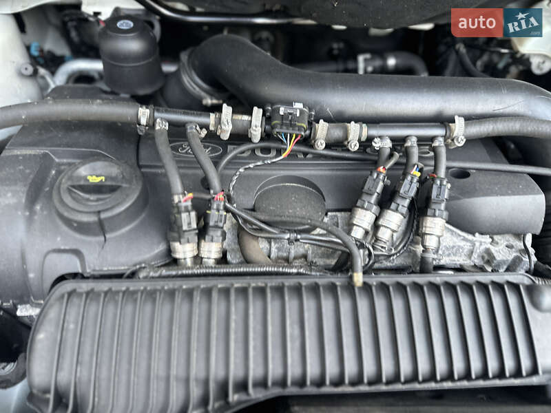 Внедорожник / Кроссовер Ford Kuga 2010 в Ровно