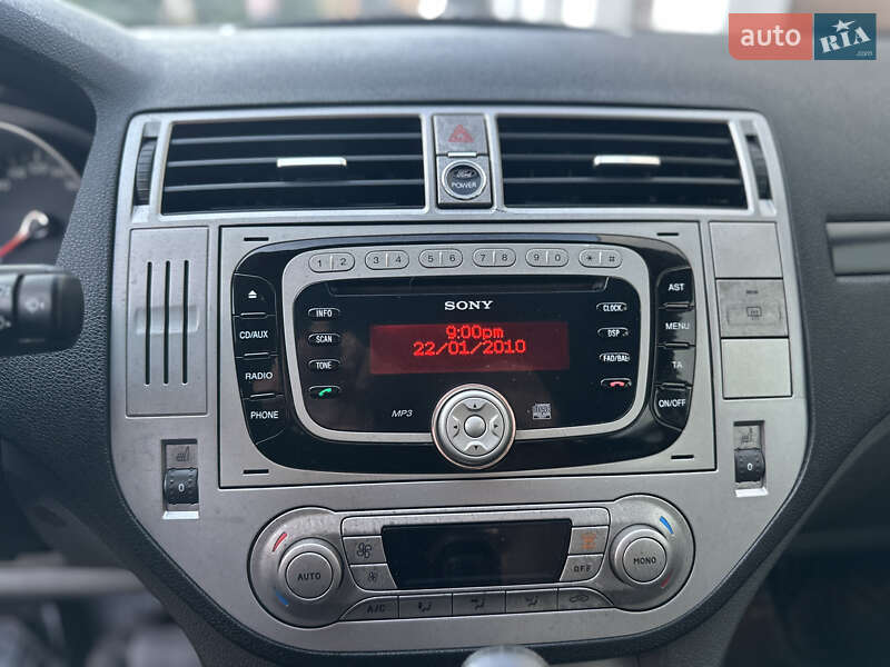Внедорожник / Кроссовер Ford Kuga 2010 в Ровно
