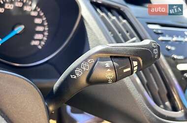 Внедорожник / Кроссовер Ford Kuga 2013 в 