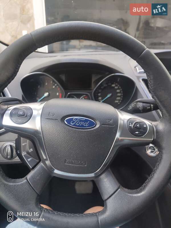 Позашляховик / Кросовер Ford Kuga 2013 в Києві