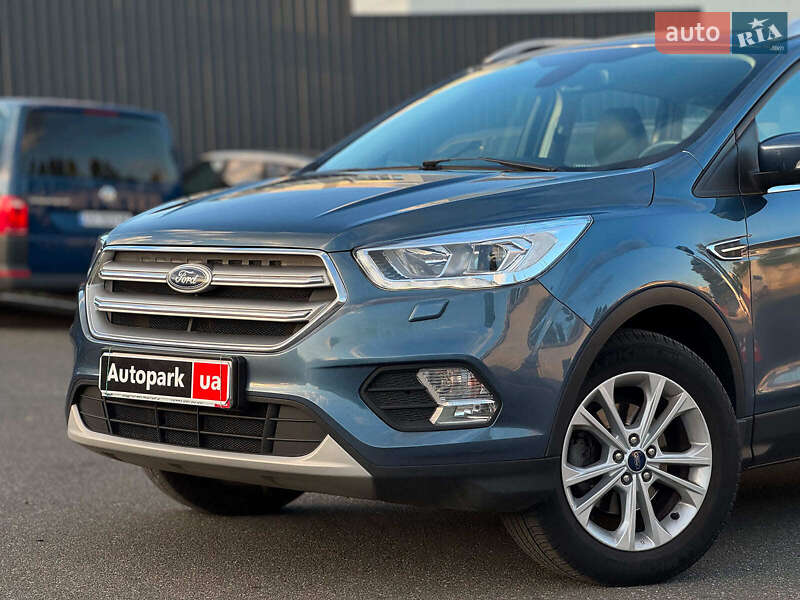 Внедорожник / Кроссовер Ford Kuga 2019 в Киеве