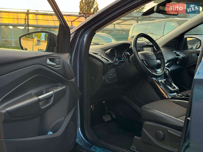 Внедорожник / Кроссовер Ford Kuga 2019 в Киеве