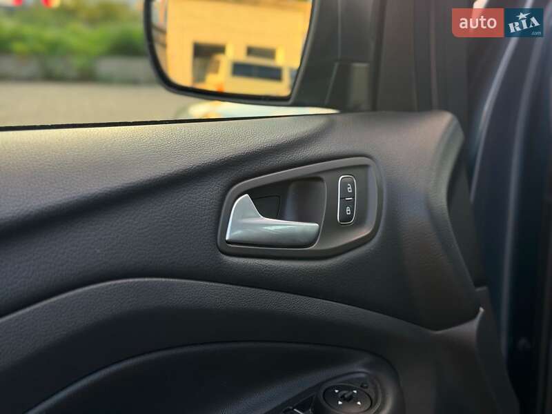 Внедорожник / Кроссовер Ford Kuga 2019 в Киеве