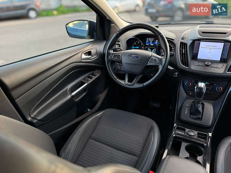 Внедорожник / Кроссовер Ford Kuga 2019 в Киеве