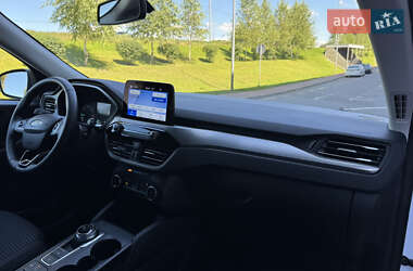 Внедорожник / Кроссовер Ford Kuga 2023 в 