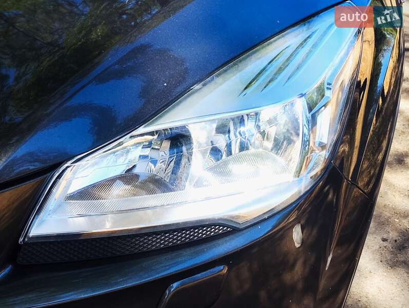Внедорожник / Кроссовер Ford Kuga 2015 в Вознесенске