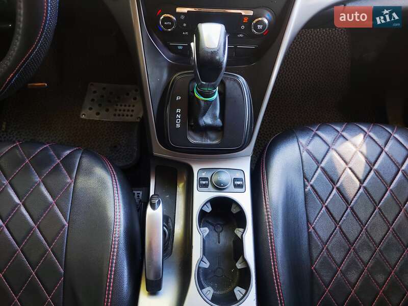 Внедорожник / Кроссовер Ford Kuga 2015 в Вознесенске