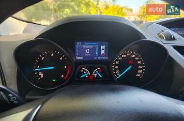 Внедорожник / Кроссовер Ford Kuga 2015 в 