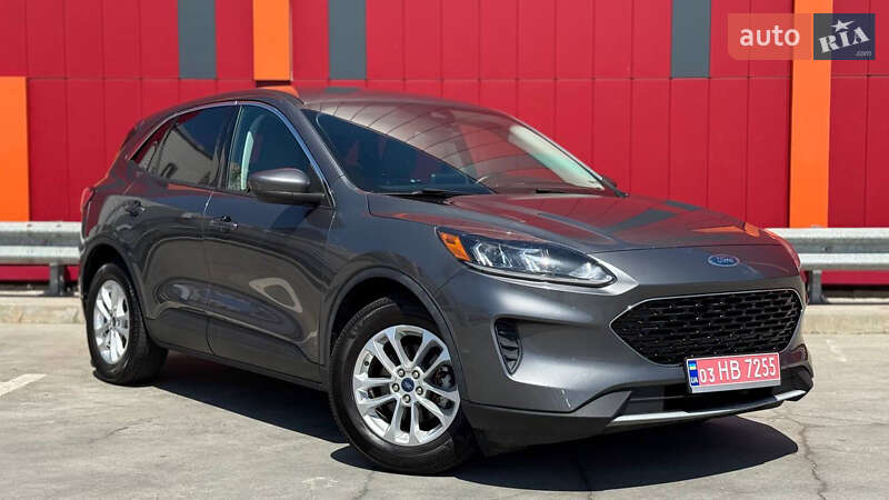 Внедорожник / Кроссовер Ford Kuga 2021 в Киеве
