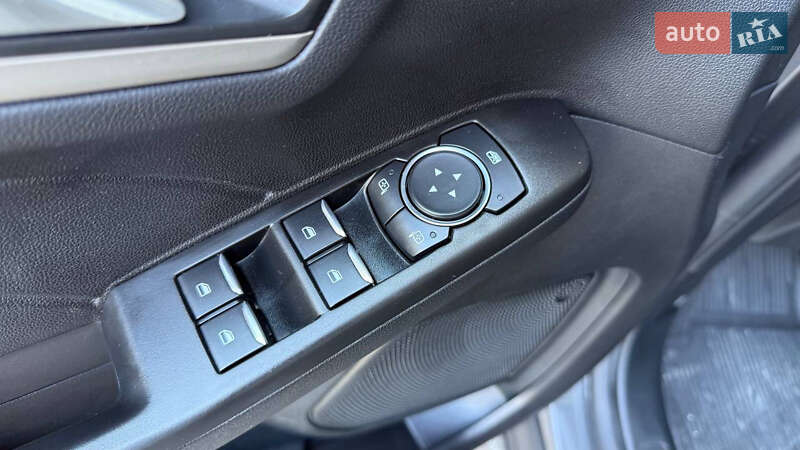 Внедорожник / Кроссовер Ford Kuga 2021 в Киеве