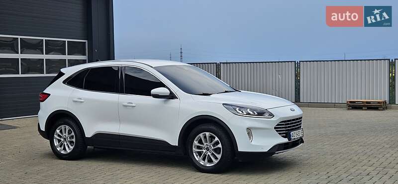 Внедорожник / Кроссовер Ford Kuga 2020 в Мукачево