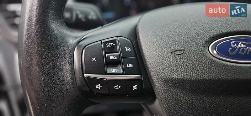 Внедорожник / Кроссовер Ford Kuga 2020 в Мукачево