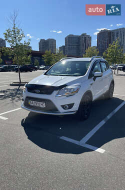 Внедорожник / Кроссовер Ford Kuga 2011 в 