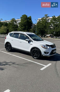 Внедорожник / Кроссовер Ford Kuga 2011 в 