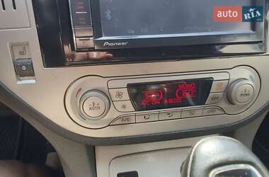 Внедорожник / Кроссовер Ford Kuga 2011 в 