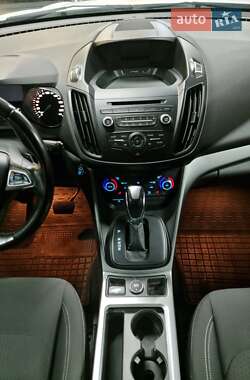 Внедорожник / Кроссовер Ford Kuga 2017 в 