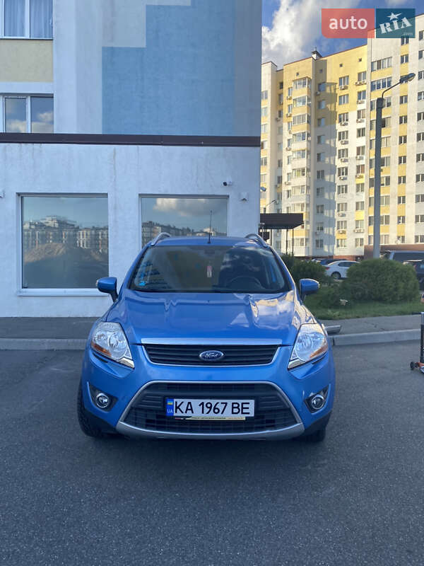 Внедорожник / Кроссовер Ford Kuga 2010 в 