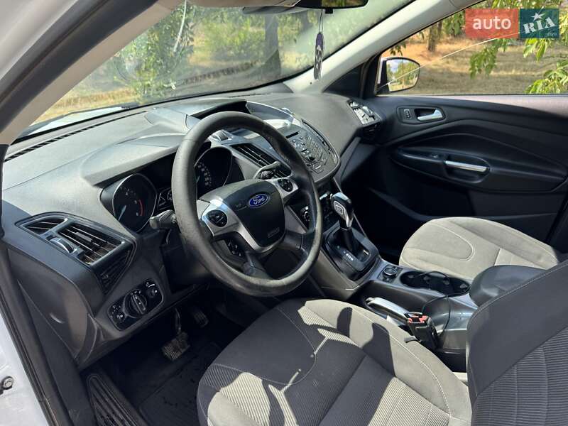 Внедорожник / Кроссовер Ford Kuga 2016 в Южноукраинске