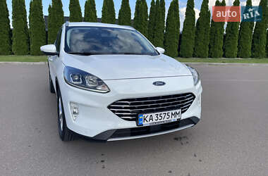 Внедорожник / Кроссовер Ford Kuga 2020 в 