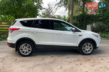 Внедорожник / Кроссовер Ford Kuga 2016 в 