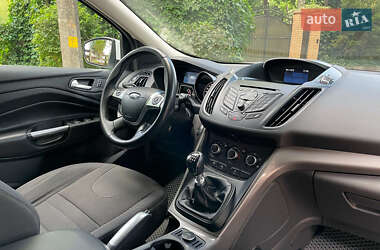 Внедорожник / Кроссовер Ford Kuga 2016 в 