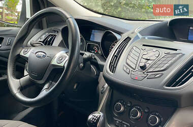 Внедорожник / Кроссовер Ford Kuga 2016 в 