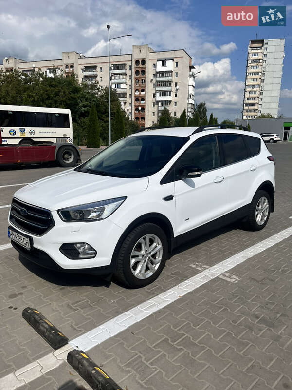 Внедорожник / Кроссовер Ford Kuga 2017 в Житомире