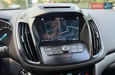 Внедорожник / Кроссовер Ford Kuga 2019 в 