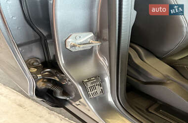 Внедорожник / Кроссовер Ford Kuga 2013 в 