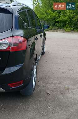 Внедорожник / Кроссовер Ford Kuga 2012 в 
