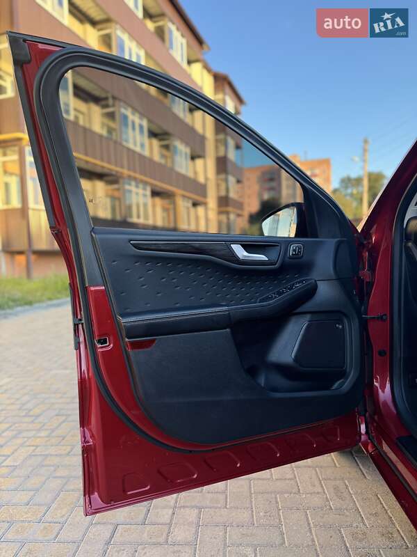 Позашляховик / Кросовер Ford Kuga 2020 в Києві