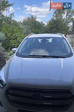 Внедорожник / Кроссовер Ford Kuga 2019 в 